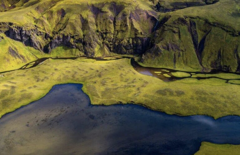 The green hills around the Syori-Ofaera river.