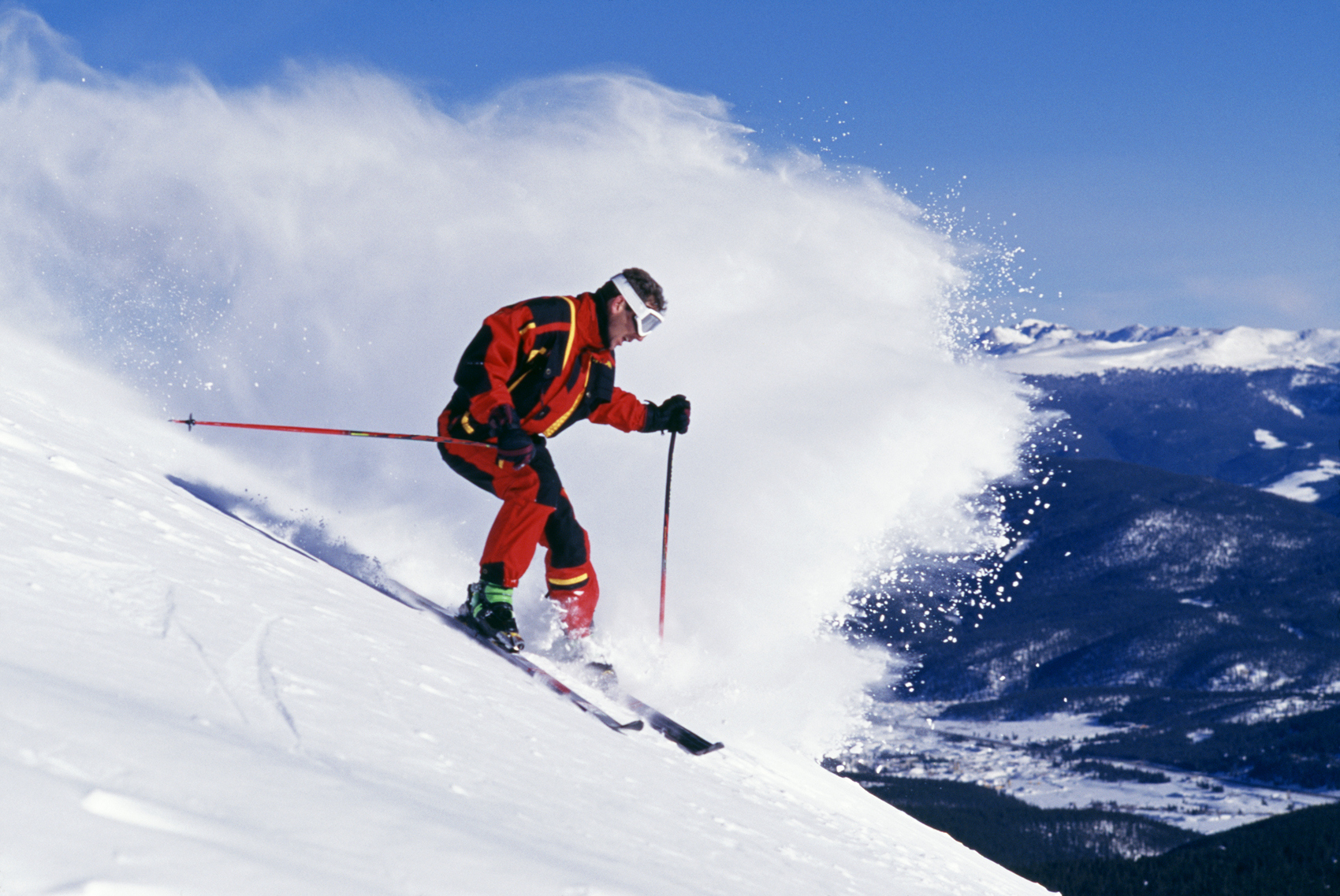 A man skiing in Raftsundet.