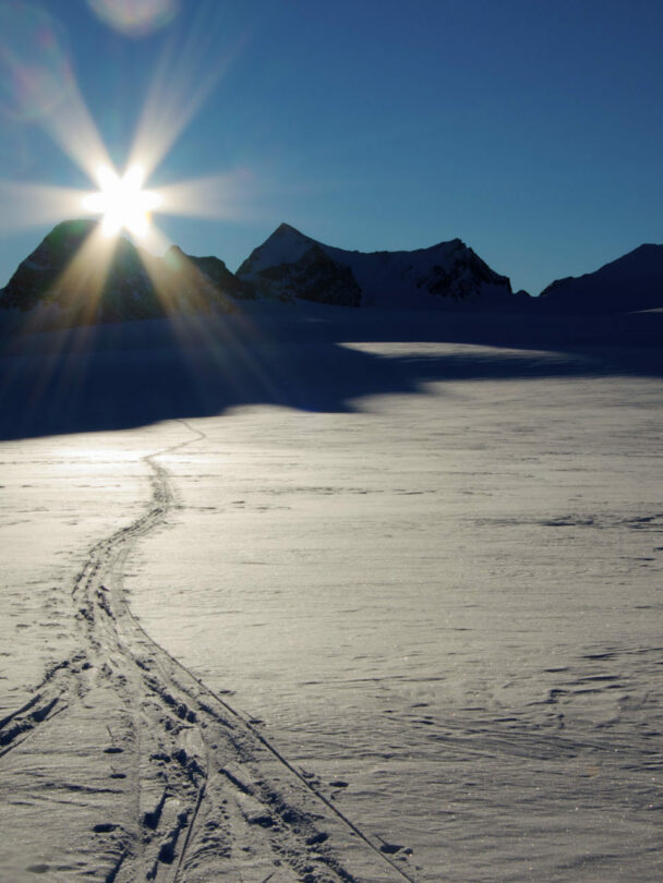 yoho skiing ski traverse