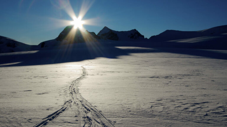 yoho skiing ski traverse