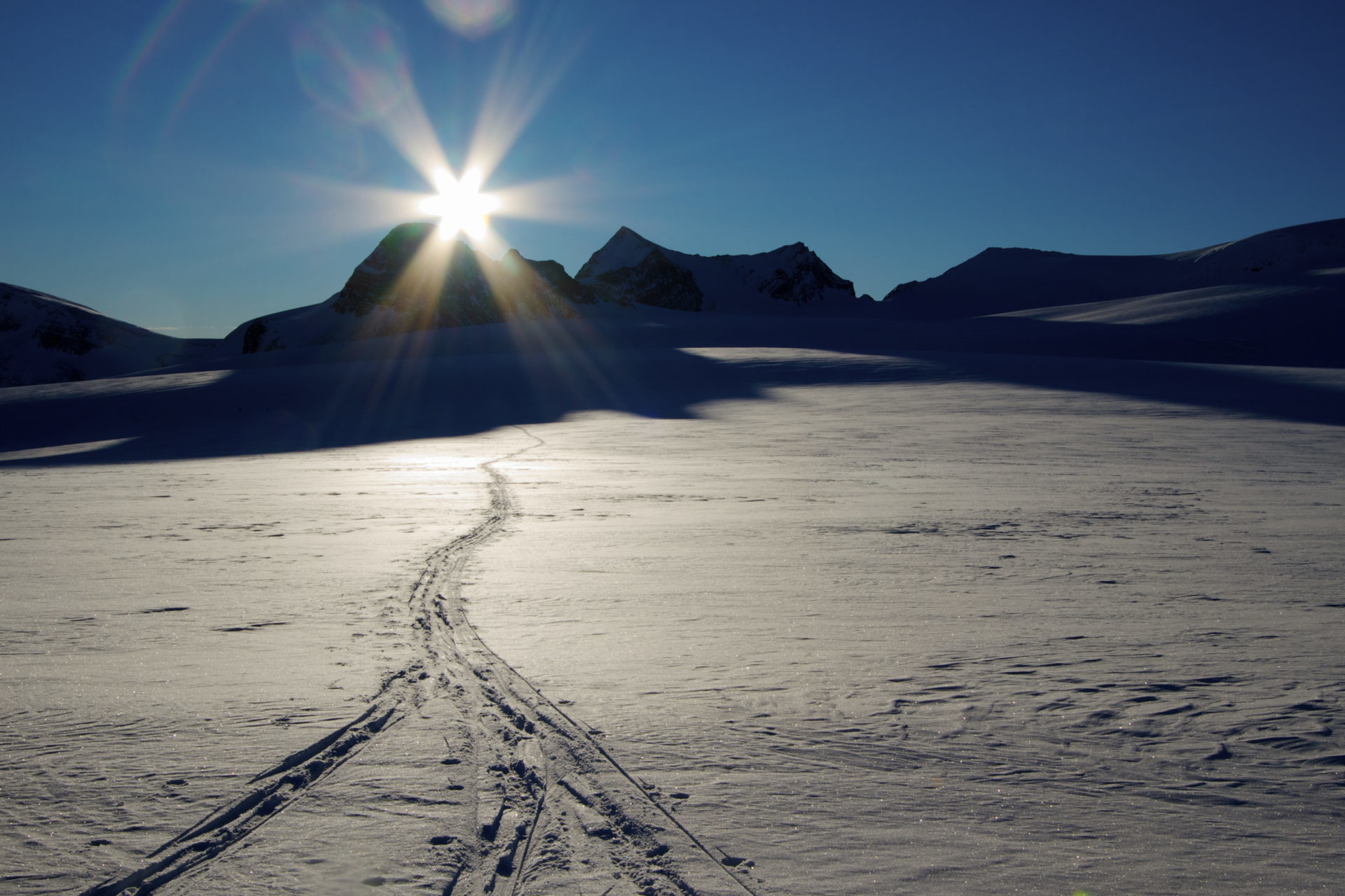 yoho skiing ski traverse