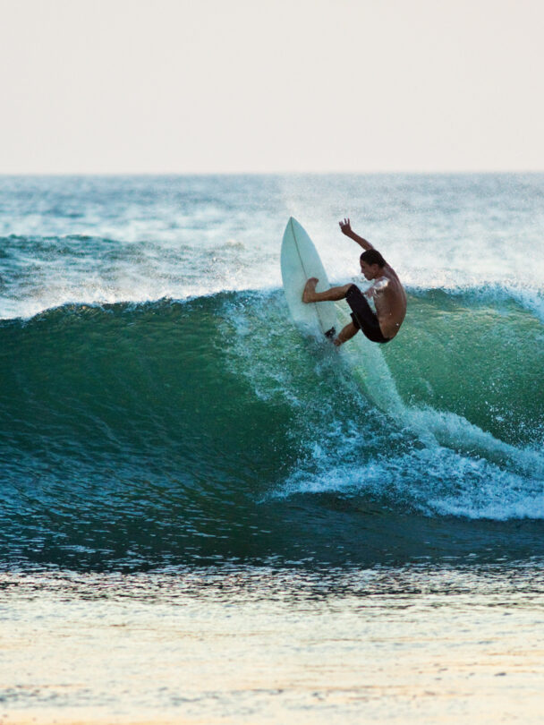 Tamarindo Bay surfing