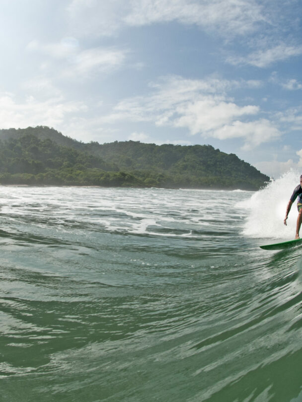 Tamarindo Bay surfing