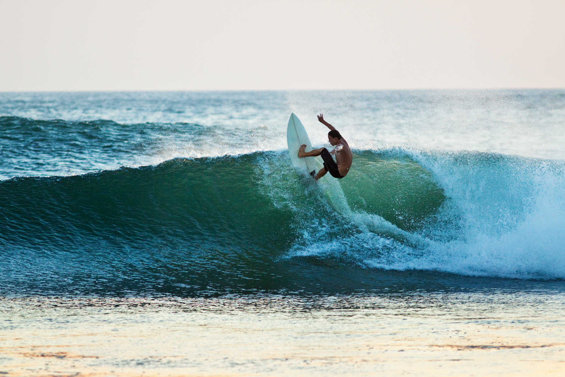 Tamarindo Bay surfing