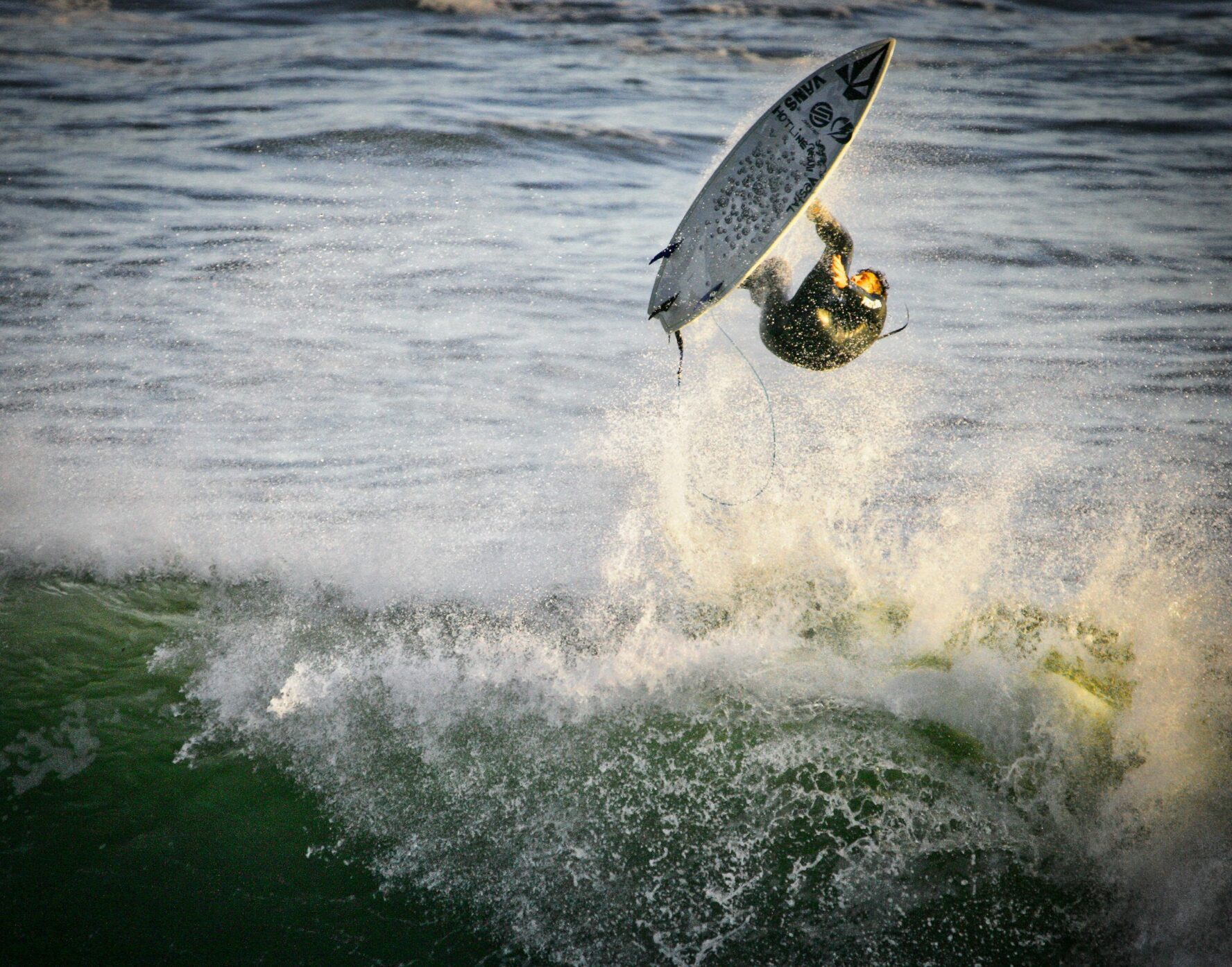 santa-cruz-steamer-lane-surf-air-1376815