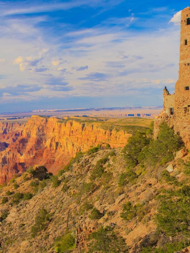 Group hiking tours in the Grand Canyon, Arizona