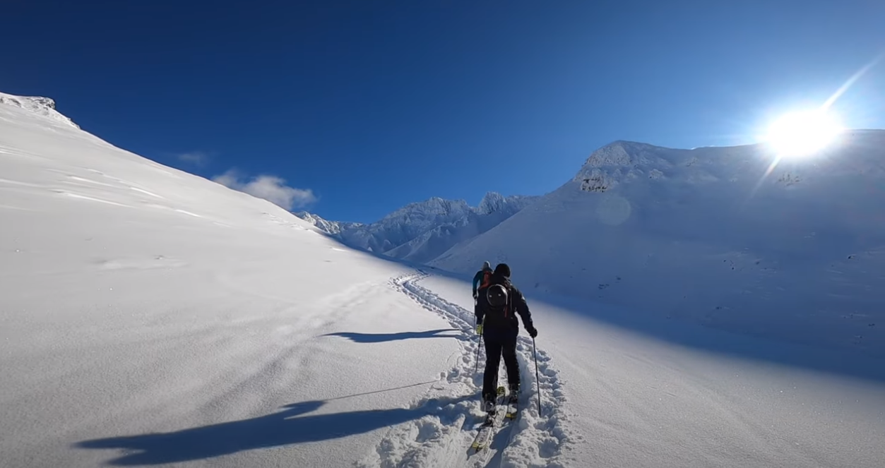Hokkaido backcountry skiing video