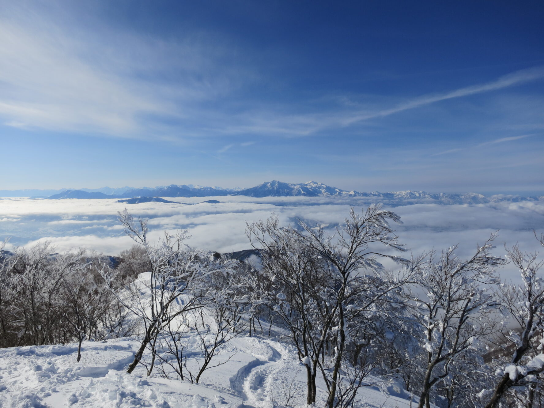 nozawa-backcountry-skiing
