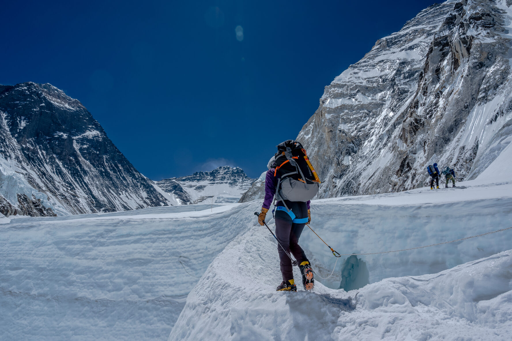 Mount Everest climbing