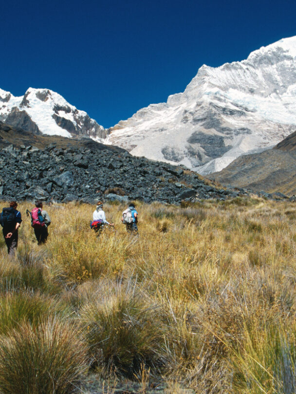 Santa Cruz Trek trekking.