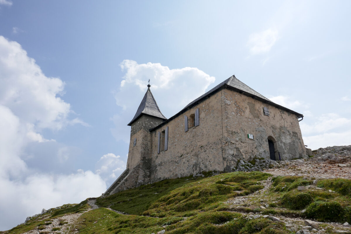 The Dobratsch is a mountain in the most southern province of Austria and 2166 meter high. He is immediately west of the town Villach