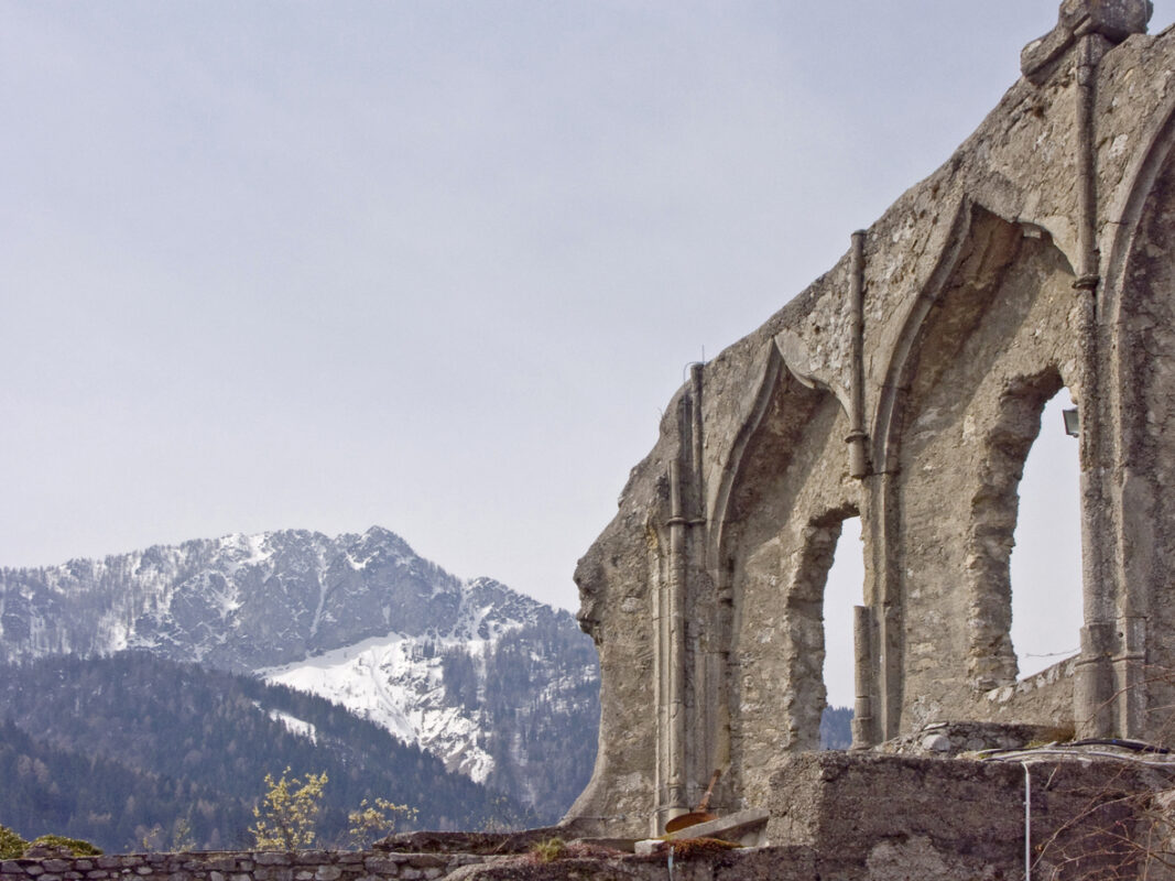 The castle ruin Finkenstein is a ruined castle on a ridge near Lake Faak in Carinthia