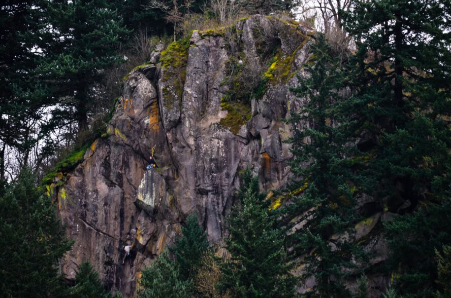 Broughton Bluff is a surprisingly fun crag near the mouth of the Sandy River and the wilderness of the Columbia River Gorge