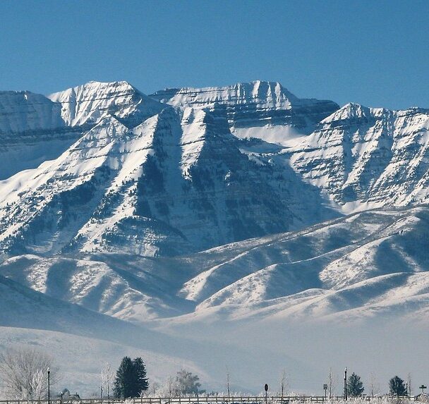 Skiers learning about the avalanche