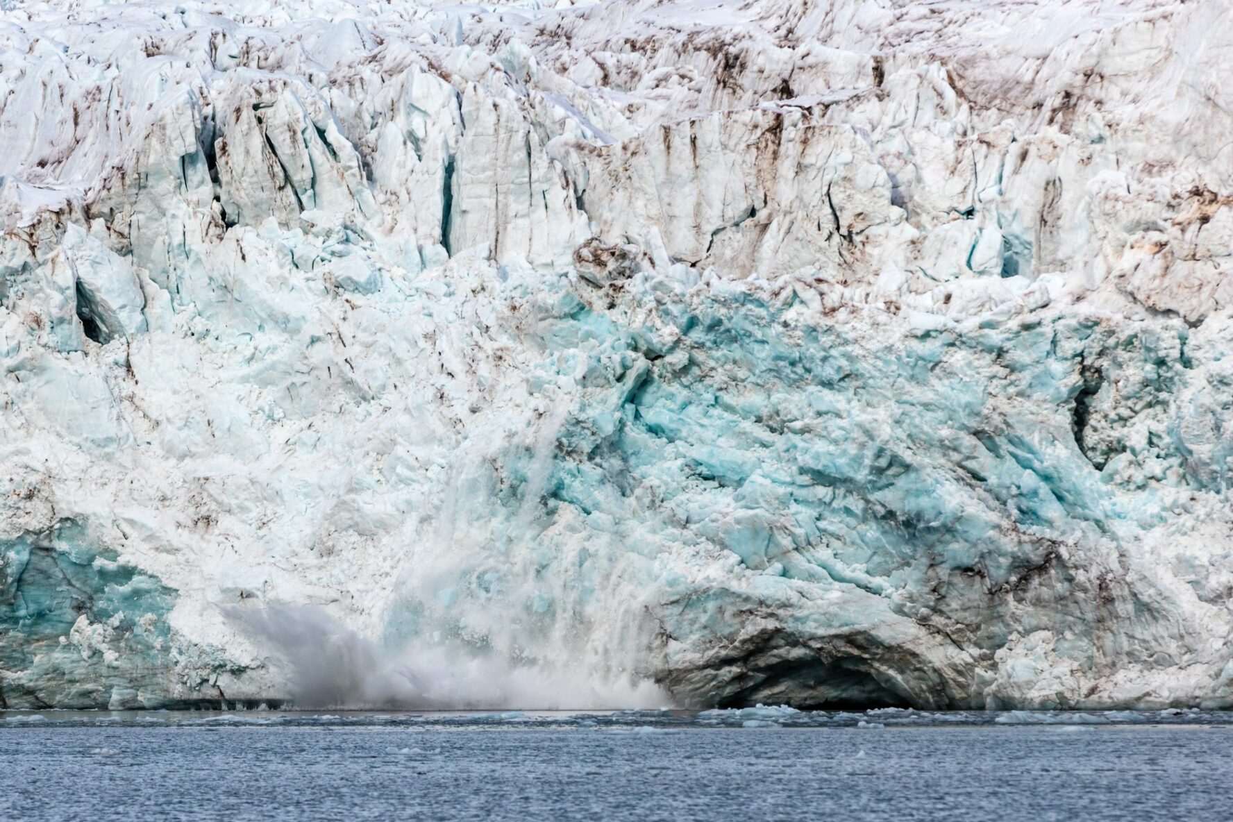 A massive glacier in Svalbard