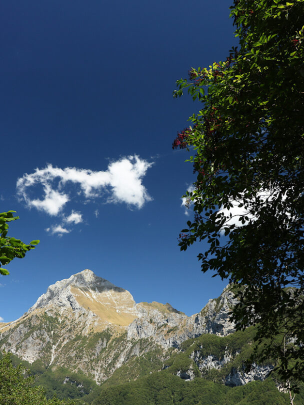 Hiking on Tuscany hill