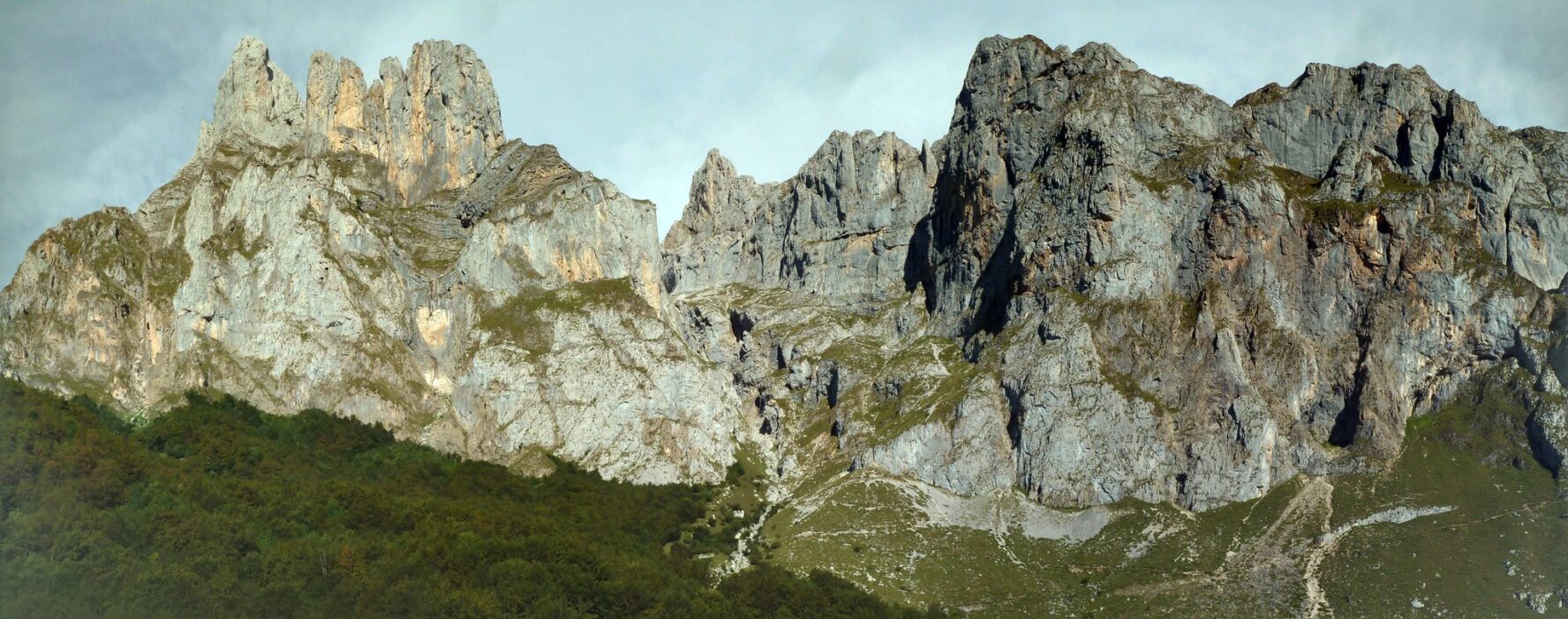 picos de europa rock climbing