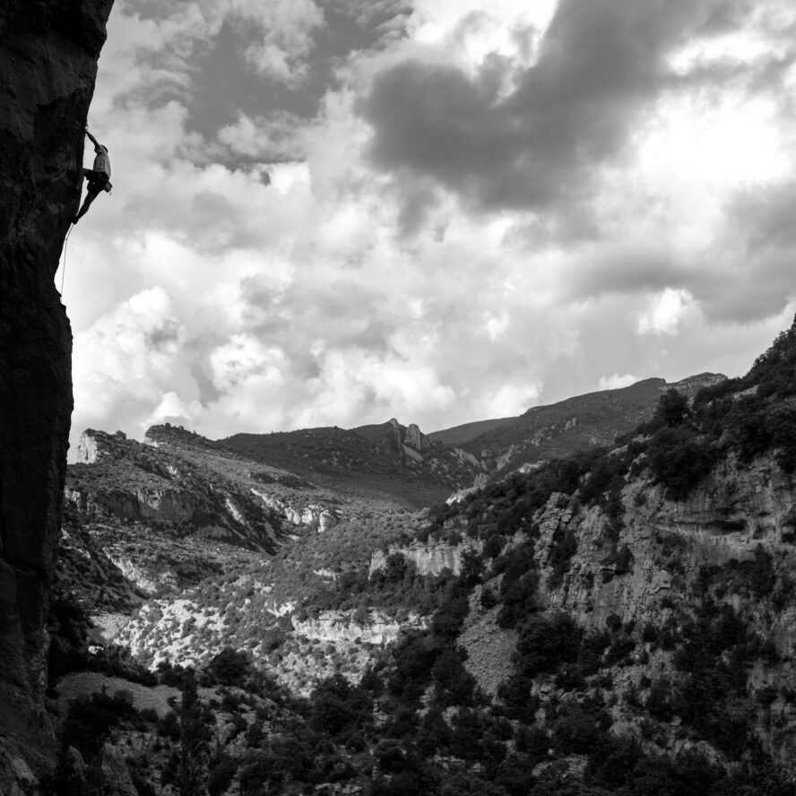 rodellar rock climbing