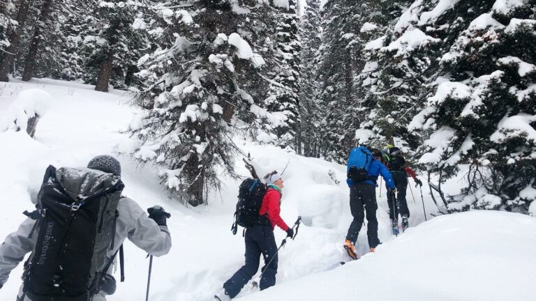 Winter hiking and mountaineering in Mount Washington