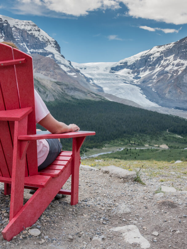 Trekking in the Plain of the Six Glaciers