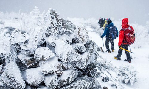 Winter hiking and mountaineering in Mount Washington