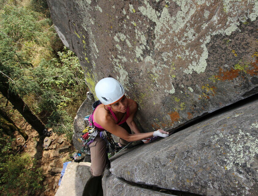 Women's rock climbing in Aculco de Espinoza, Mexico.