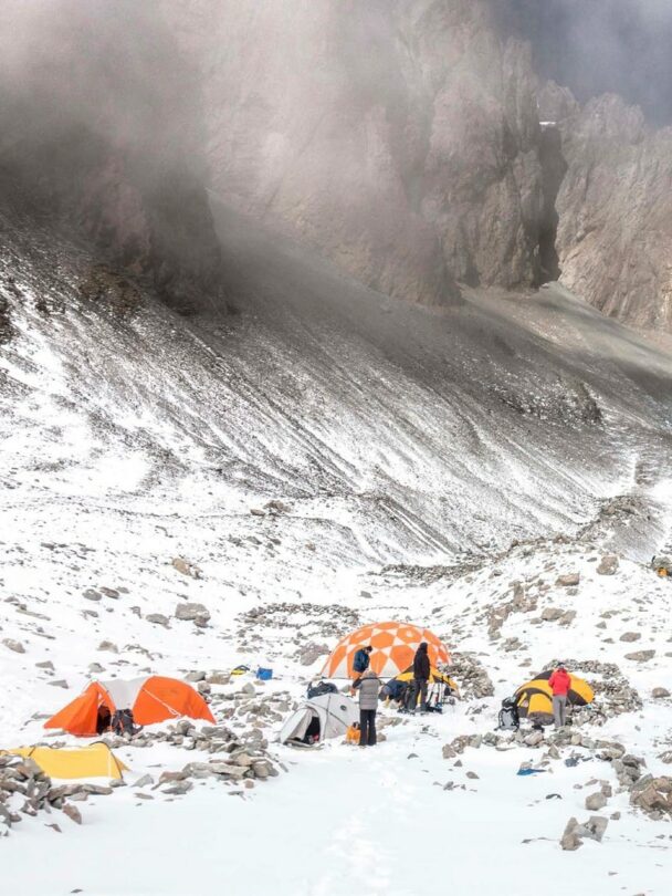 Mountaineering in the Aconcagua 360