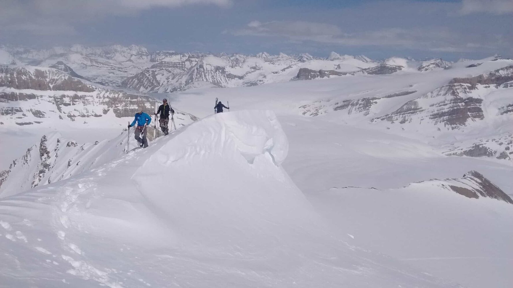 Ski tourers in the Canadian Rockies