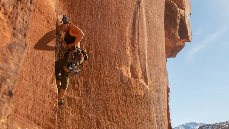 Women's Crack Climbing Retreat in Indian Creek