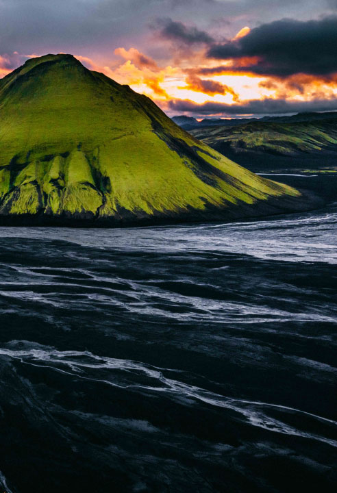The hiking trails in Iceland will take you through different seasons and diverse landscapes.