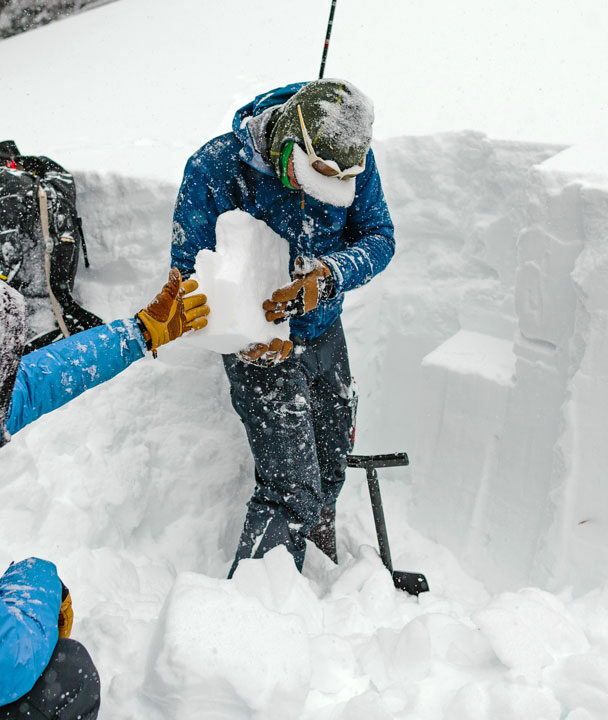 Avalanche Level 1 refresher course in Estes Park