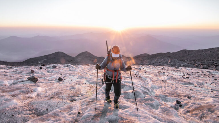All-women’s glacier travel course on Mount Shasta, California