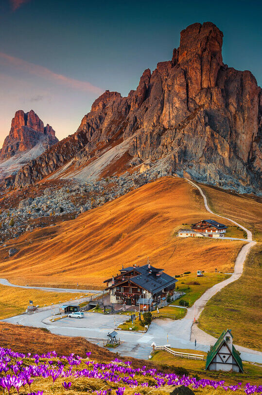 Guided hiking tour of Alta Via I and II in the Dolomites, Italy