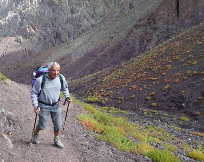 A hiker ascending on the Sham Valley trek