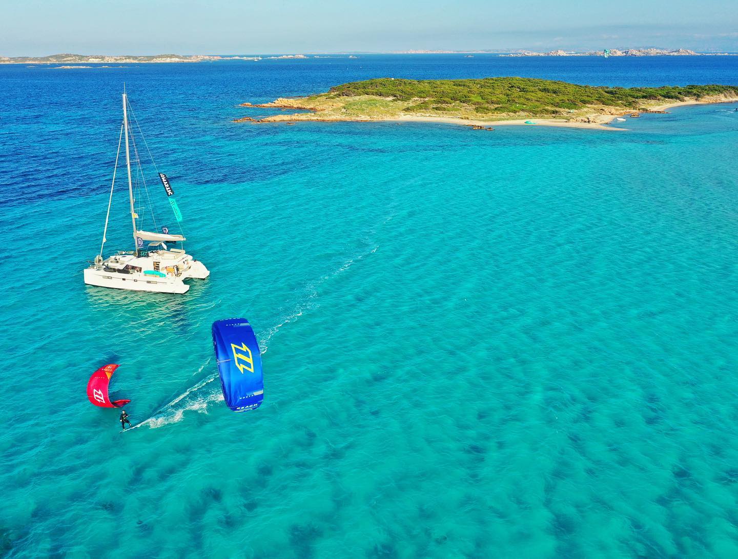 Kitesurfer on a sailing and kitesurfing camp in Sardinia and Corsica