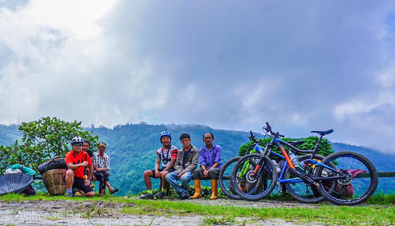 Mountain bikers resting in Sikkim