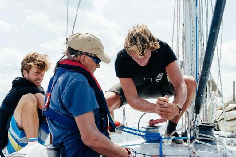 A friendly sailbot crew on the sea of Lofoten will make your trip much more enjoyable.