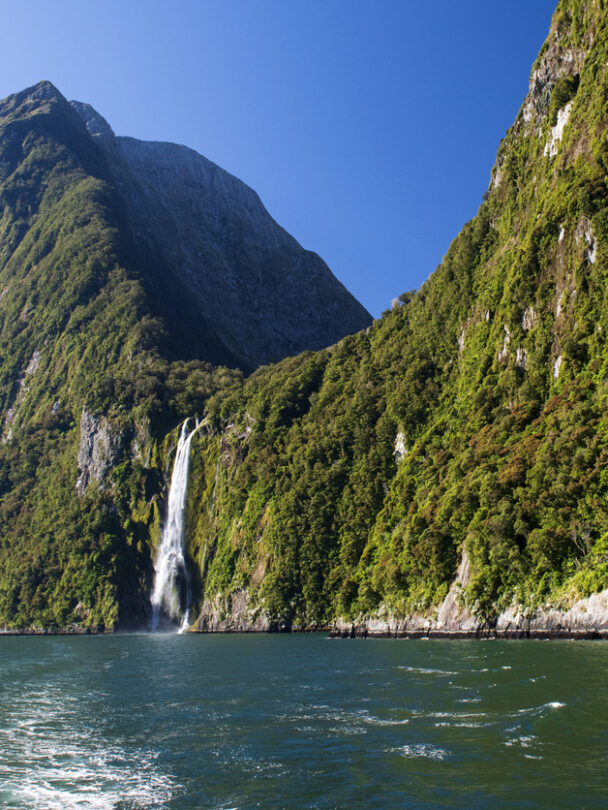 Guided New Zealand Ultimate hiking tour.