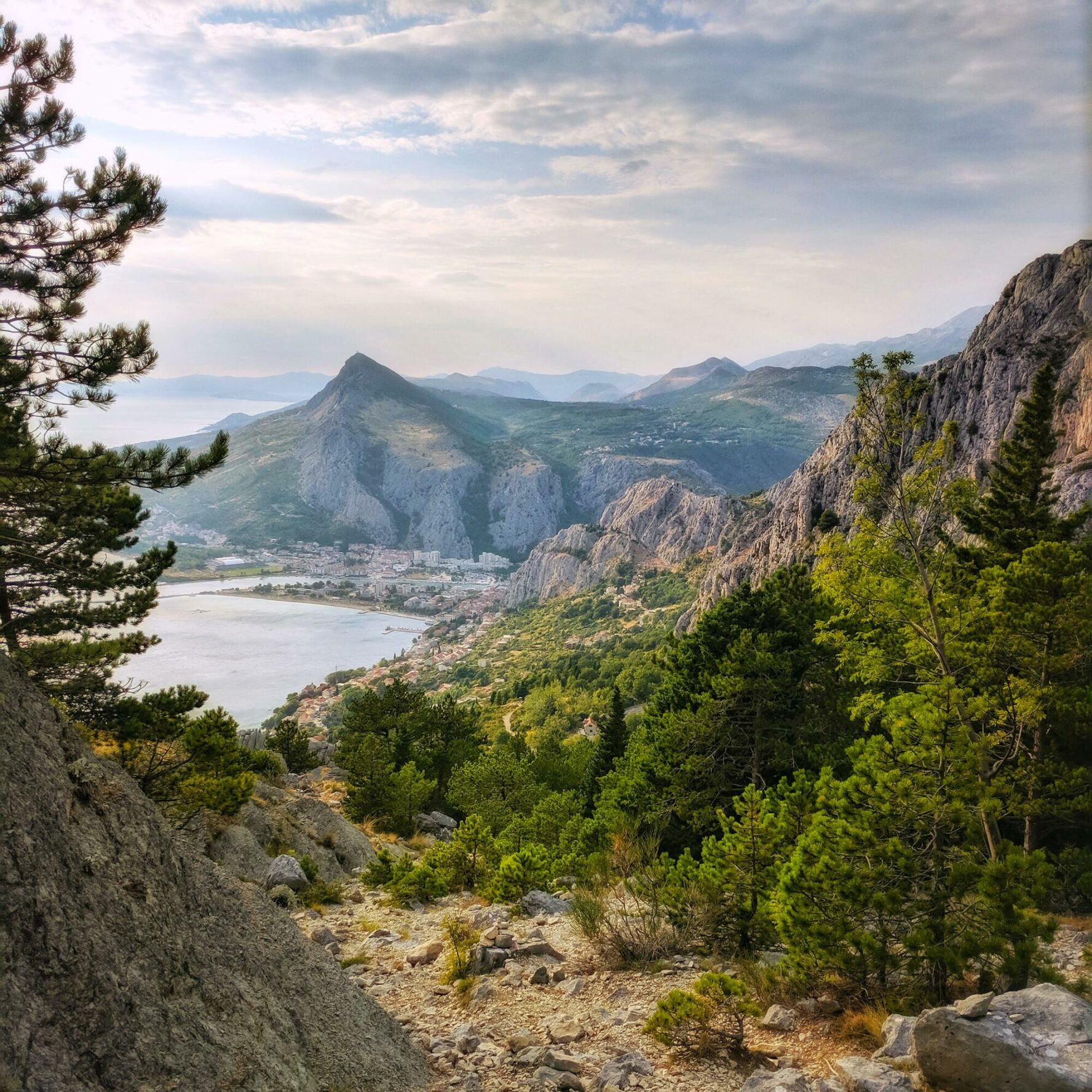A view of Omiš with mountains in the background.