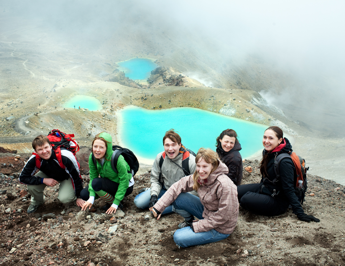 new-zealand-tongariro-hikers-group